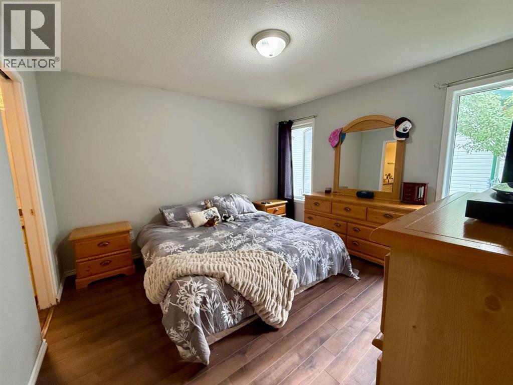5010 47 Street Property Photo 11