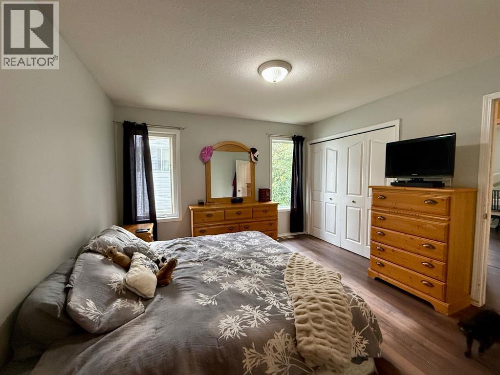 5010 47 Street Property Photo 13