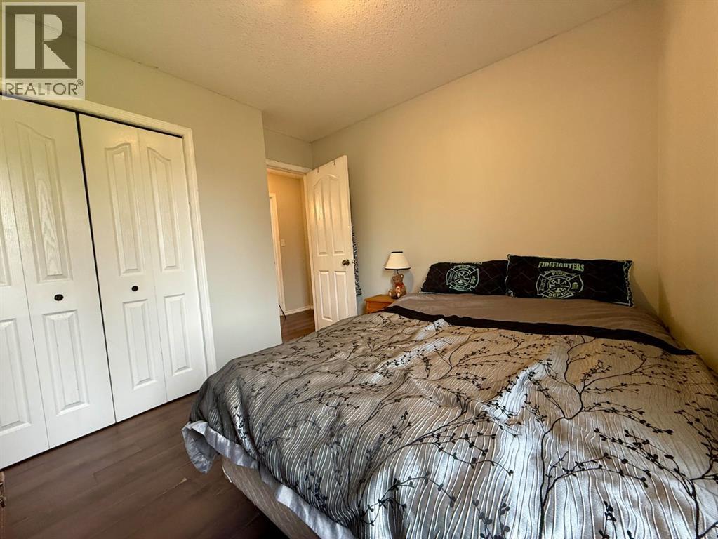 5010 47 Street Property Photo 16