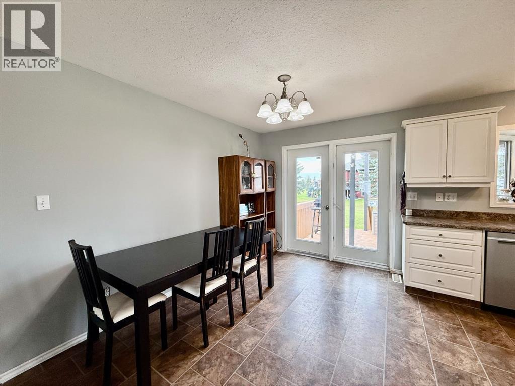 5010 47 Street Property Photo 17