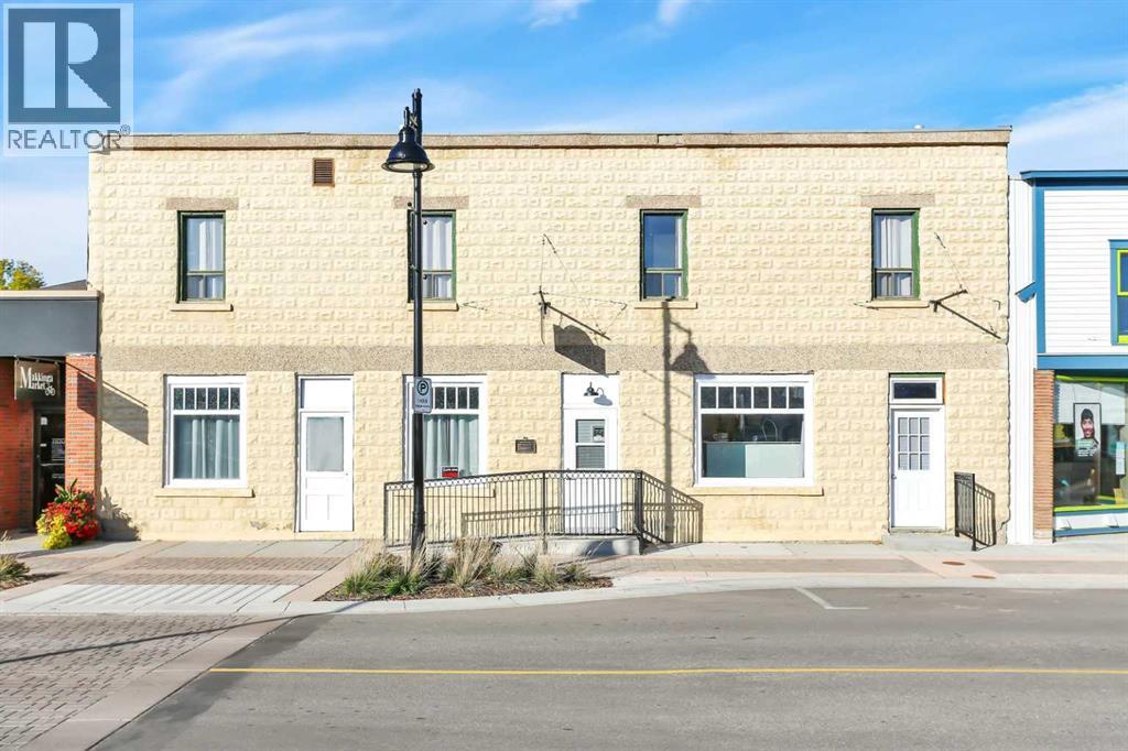 5012 51 Avenue Property Photo 1