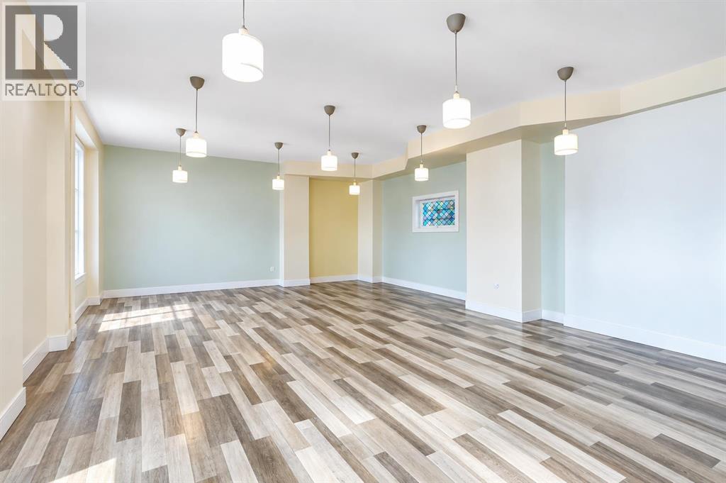 5012 51 Avenue Property Photo 5
