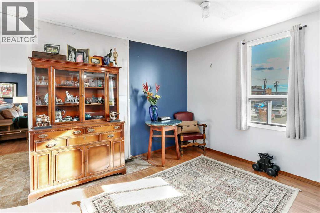 5012 51 Avenue Property Photo 32