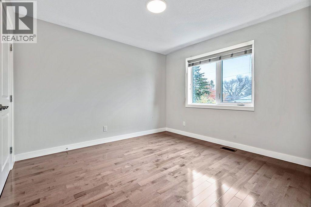 3502 3 Street Nw Property Photo 16