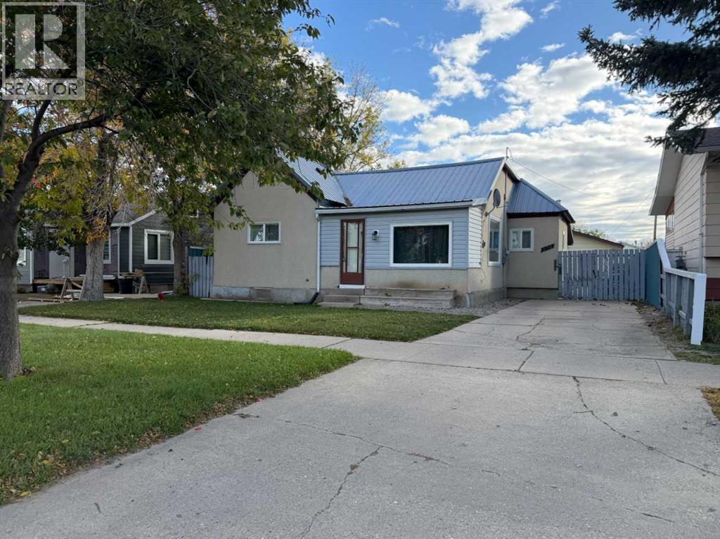 5303 55 Street Property Photo 1