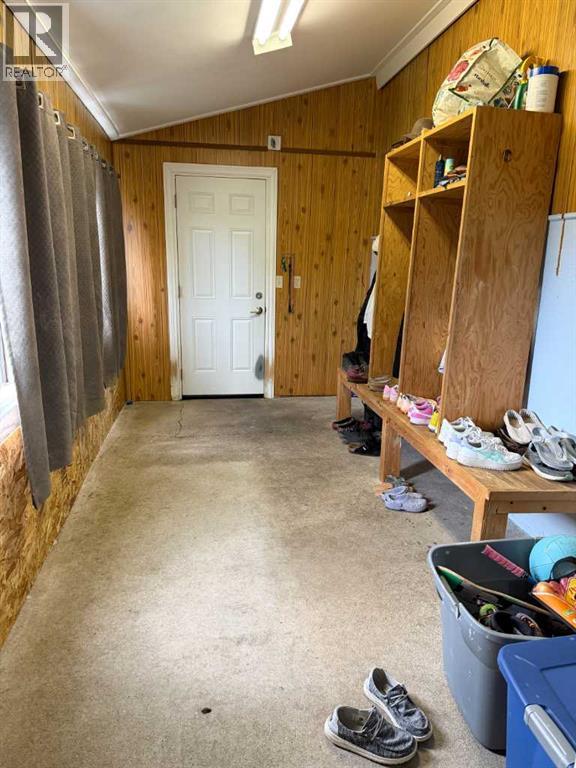 5303 55 Street Property Photo 6
