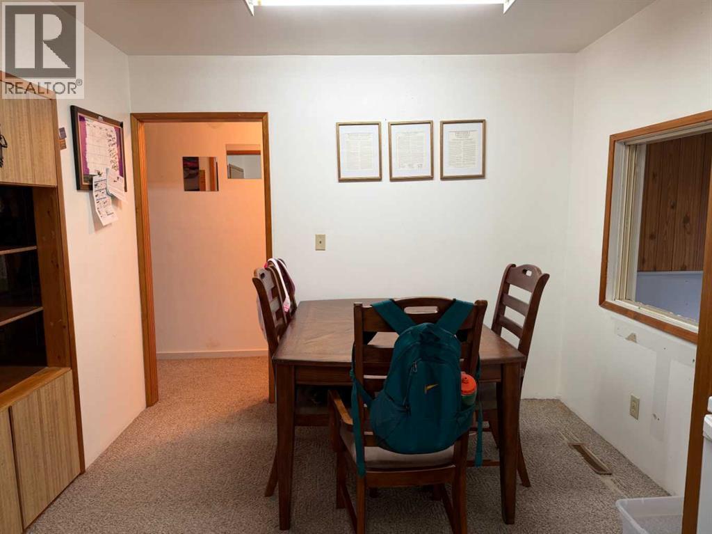 5303 55 Street Property Photo 8
