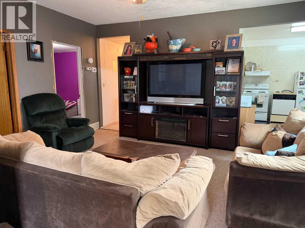 5303 55 Street Property Photo 10