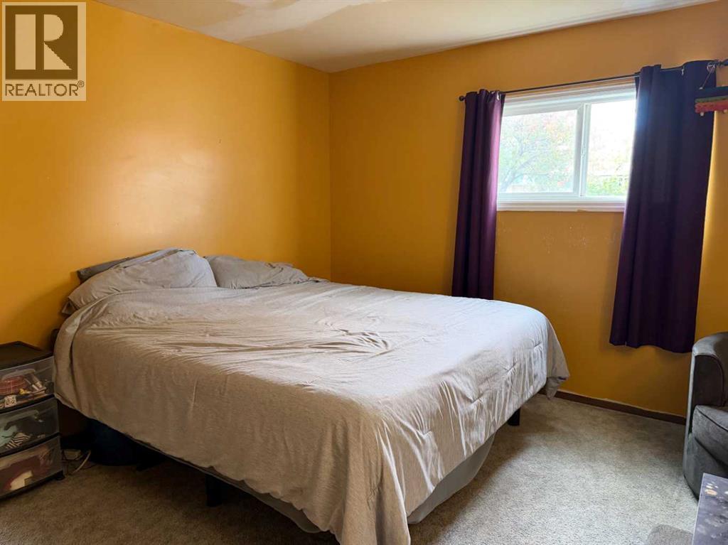 5303 55 Street Property Photo 11