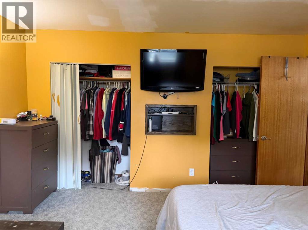 5303 55 Street Property Photo 12