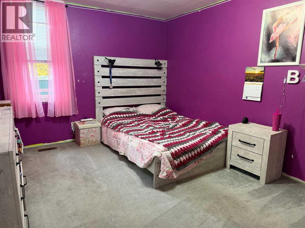 5303 55 Street Property Photo 13