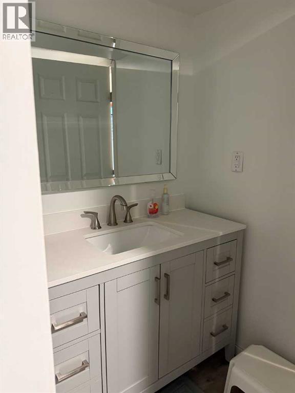 5303 55 Street Property Photo 16