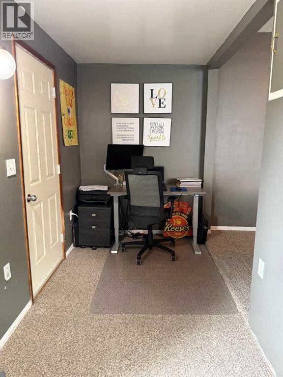 5303 55 Street Property Photo 17