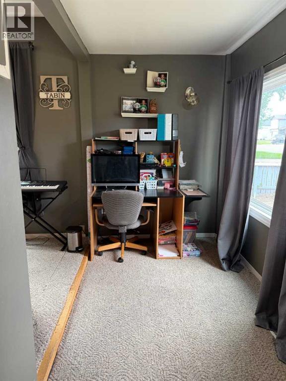 5303 55 Street Property Photo 18