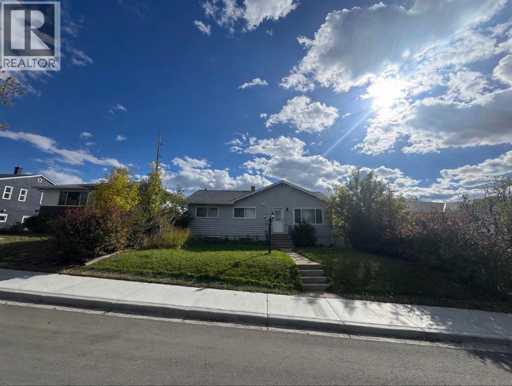 311 33 Avenue Ne Property Photo 2