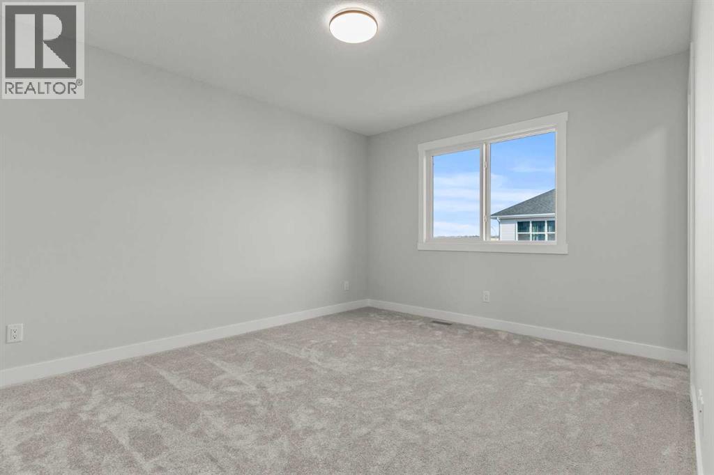 259 Kinniburgh Loop Property Photo 24