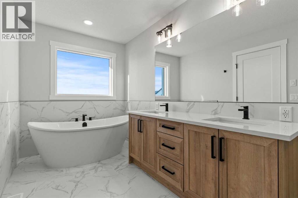 259 Kinniburgh Loop Property Photo 30