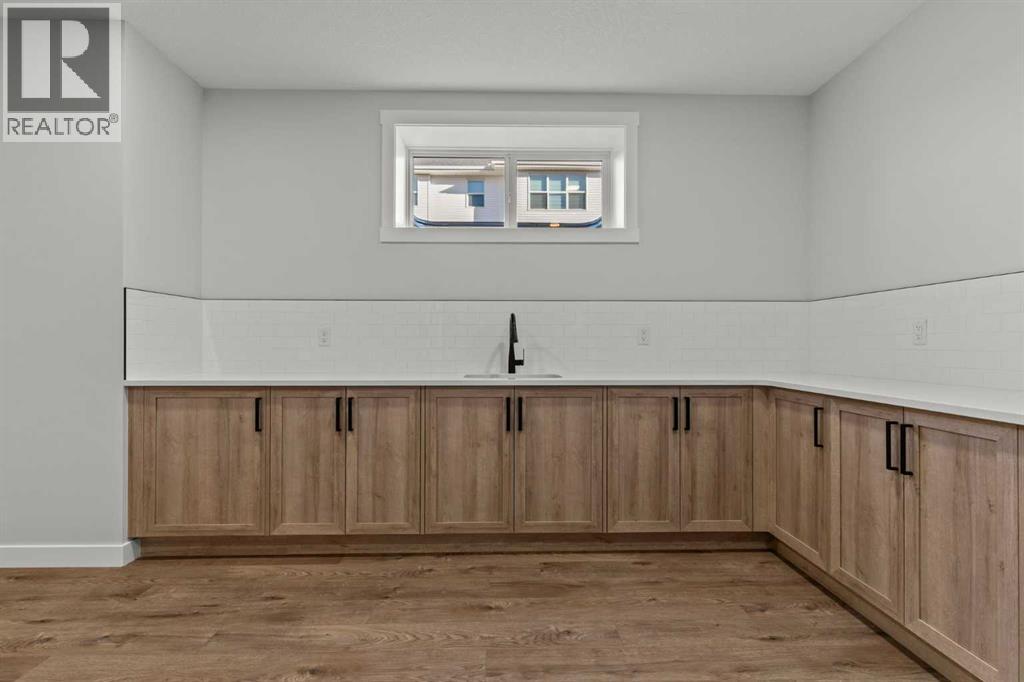 259 Kinniburgh Loop Property Photo 38