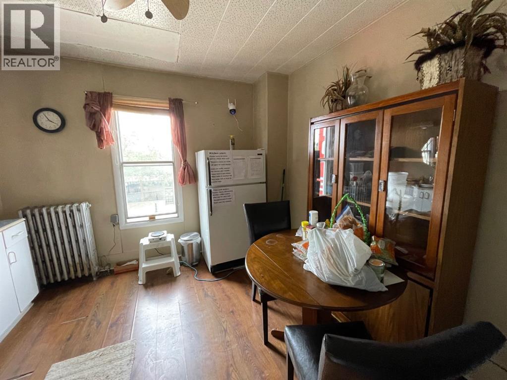 5009 50 Avenue Property Photo 9