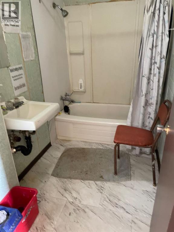 5009 50 Avenue Property Photo 12