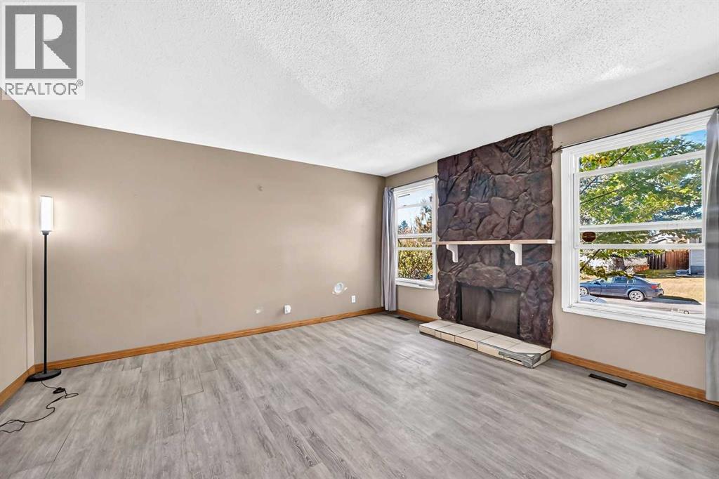 143 Rundleson Way Ne Property Photo 3