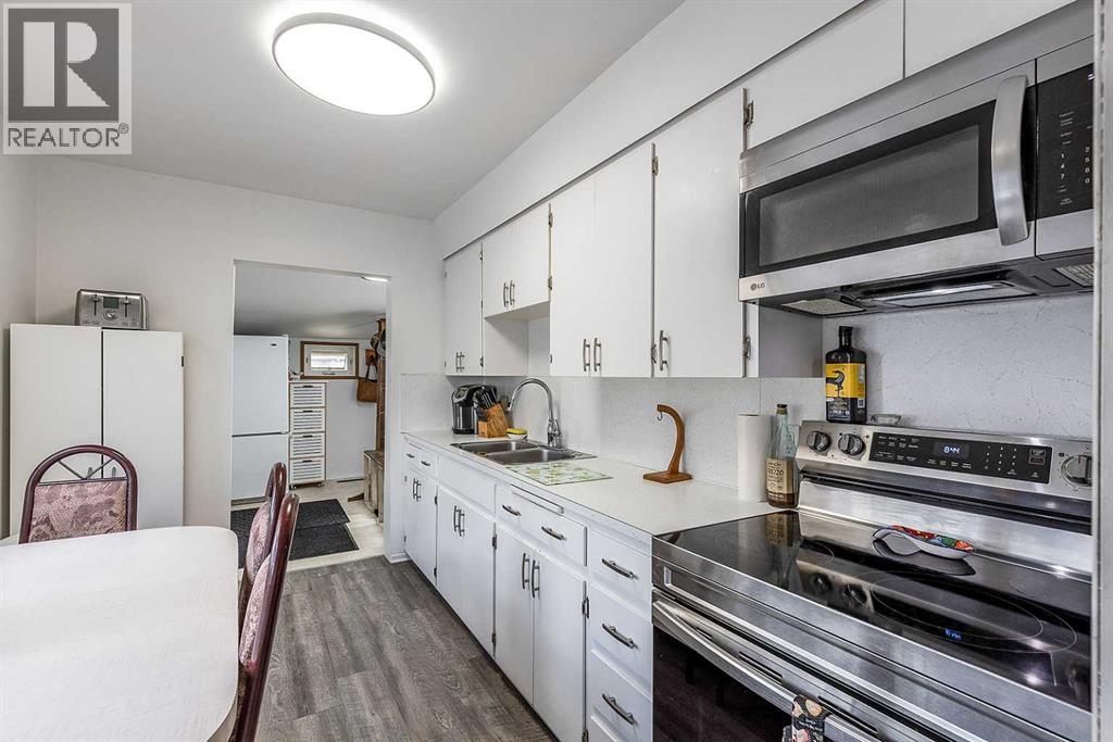 708 Broadway Avenue E Property Photo 9