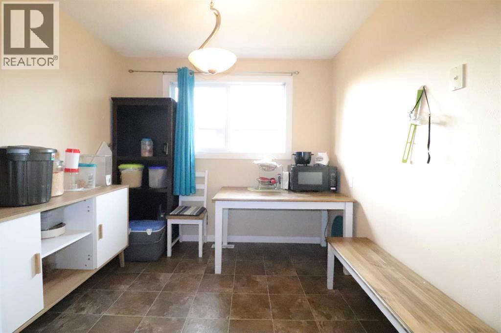 2402 23 Street North Property Photo 9