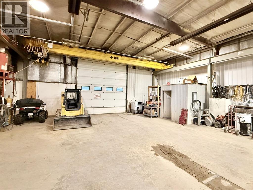 9124 111 Street Property Photo 8