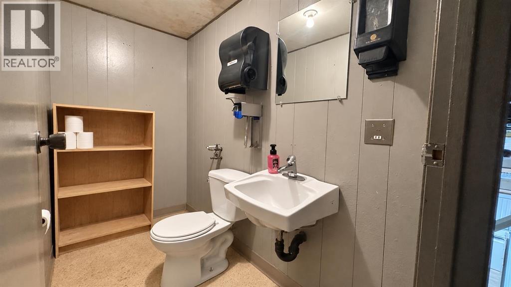 9124 111 Street Property Photo 12