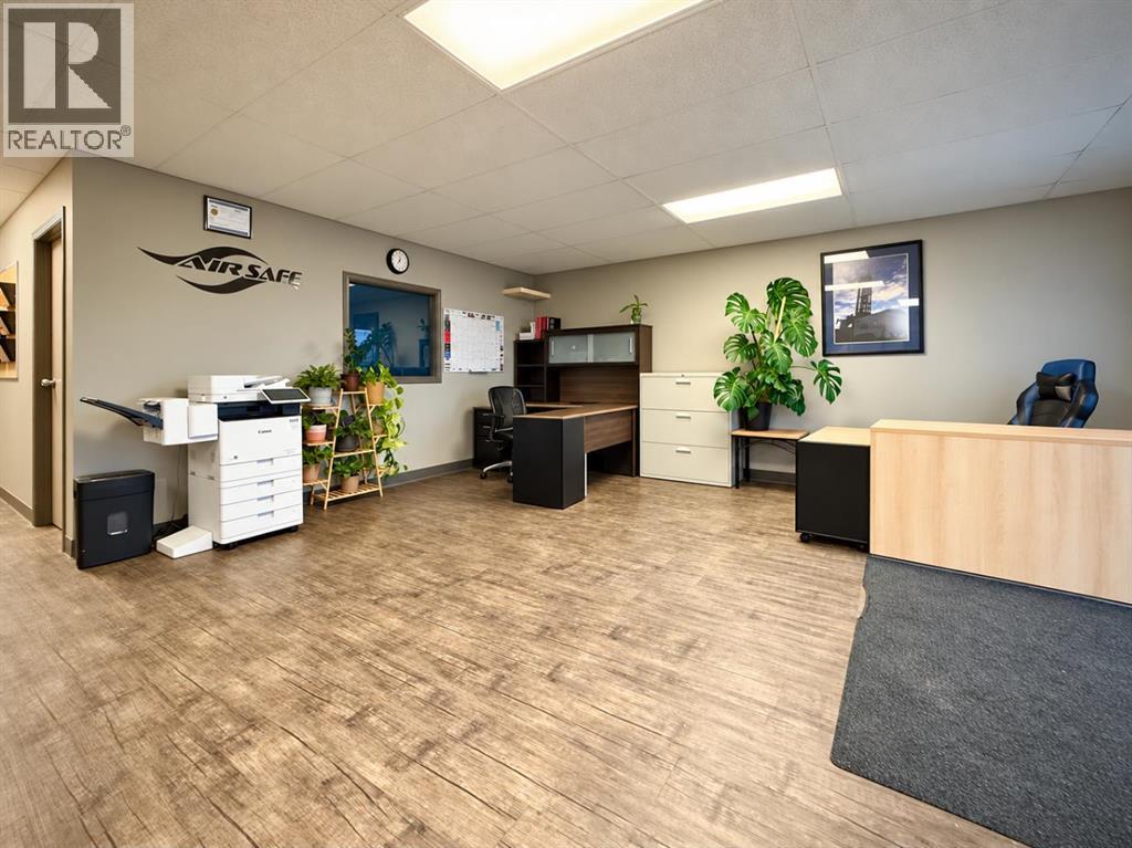 9124 111 Street Property Photo 20