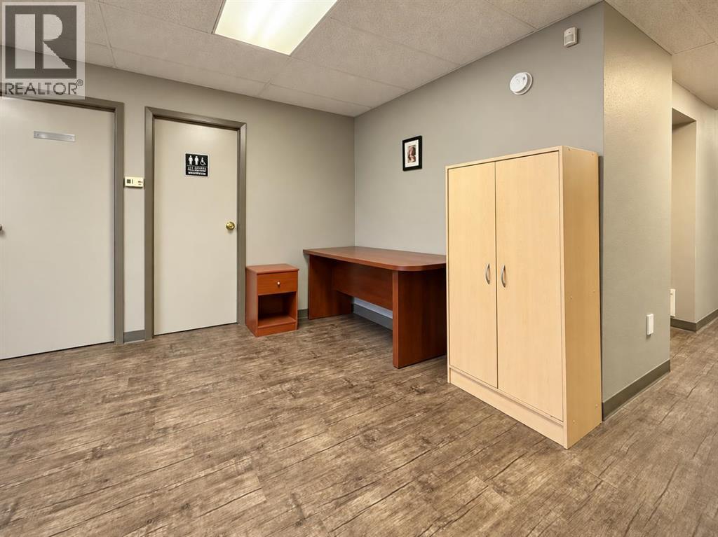 9124 111 Street Property Photo 22