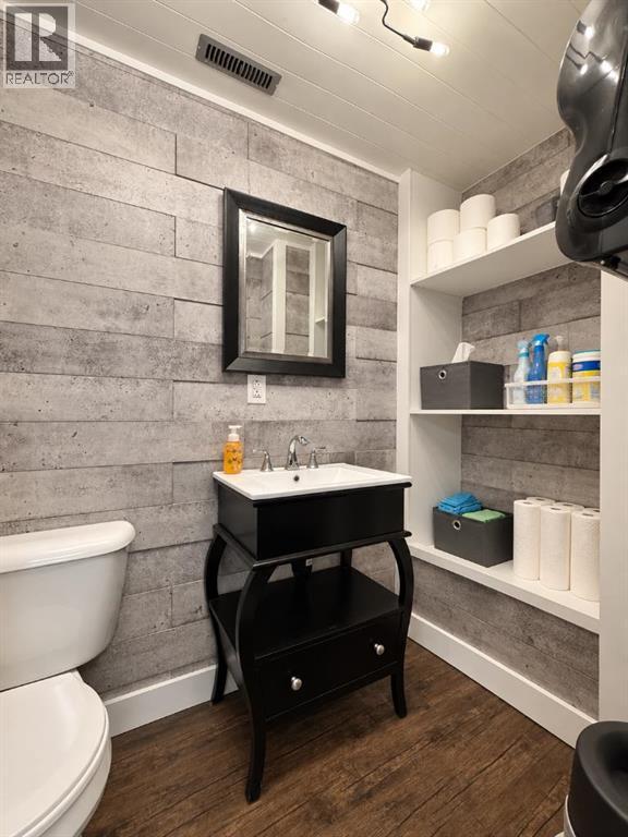 9124 111 Street Property Photo 23