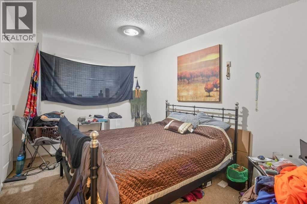 4639 48 Street Property Photo 8
