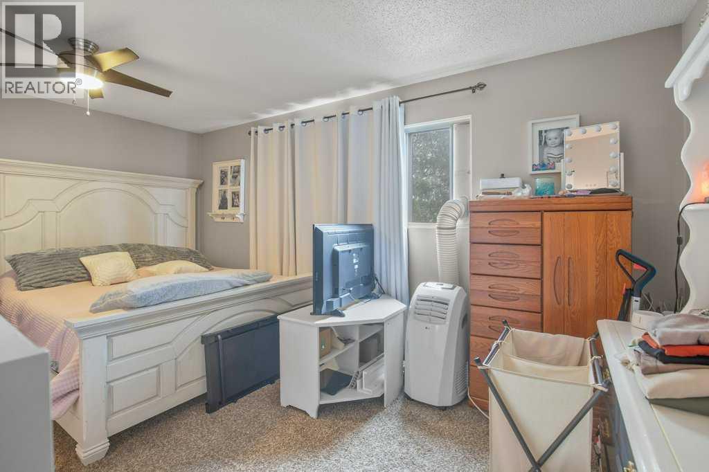 4639 48 Street Property Photo 36