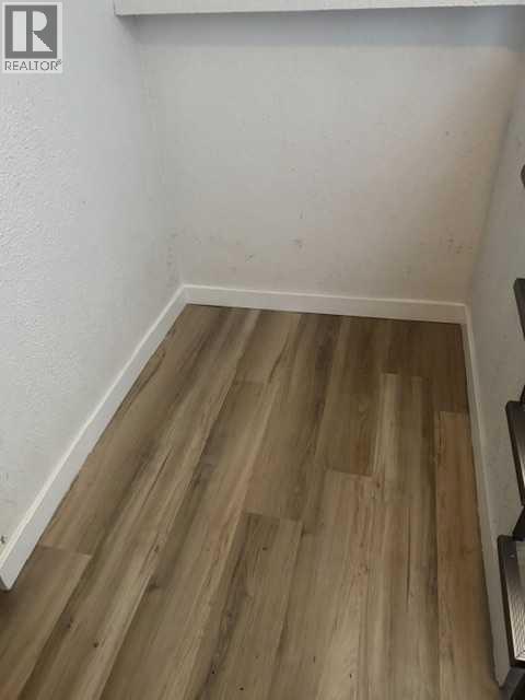 4639 48 Street Property Photo 43