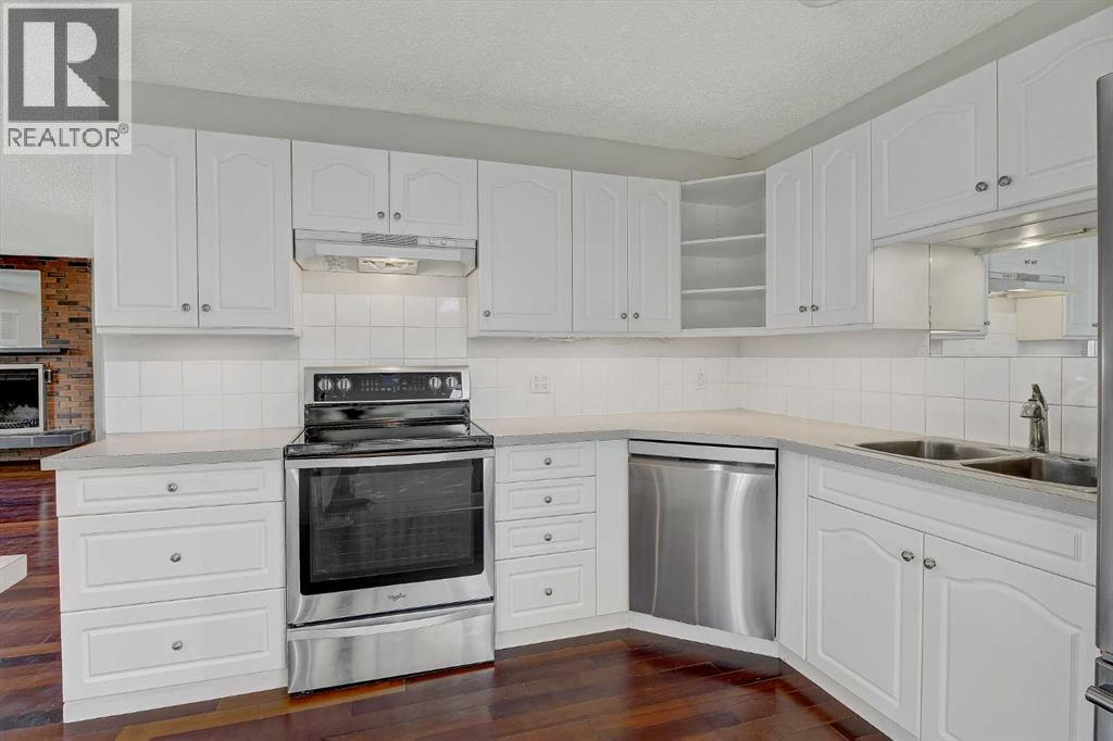 7205 Patterson Drive Property Photo 10
