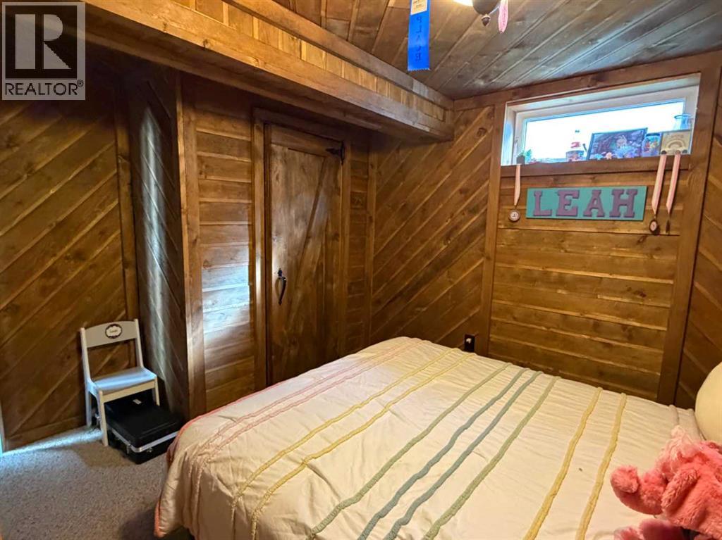 4925 56 Avenue Property Photo 25
