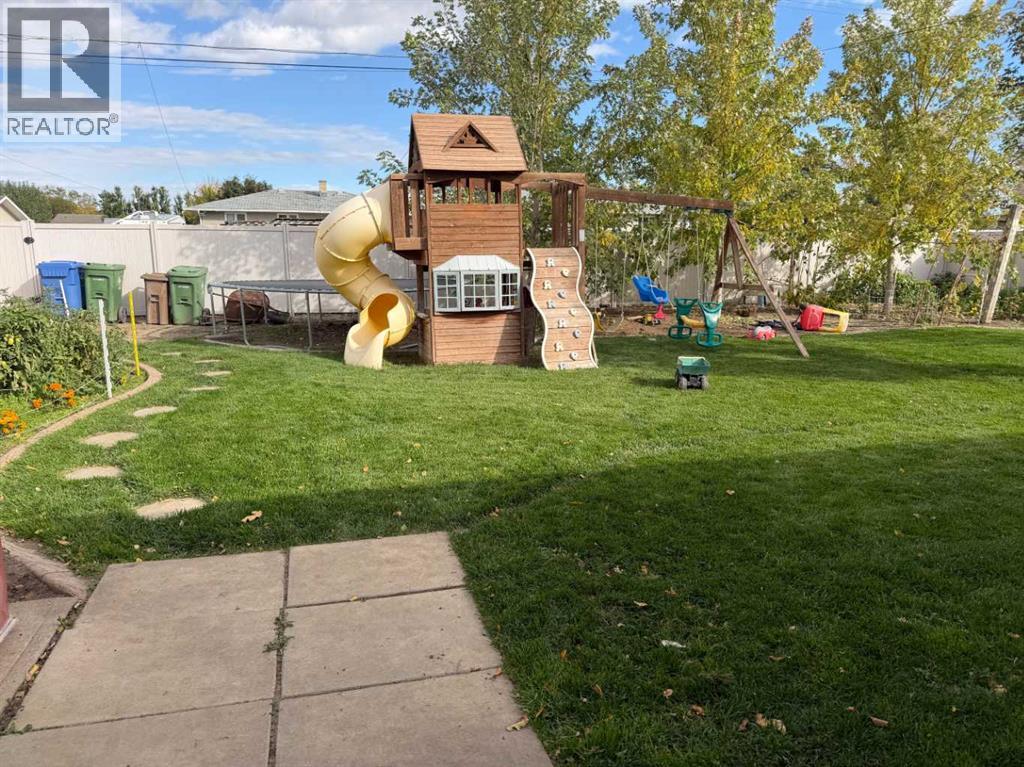 4925 56 Avenue Property Photo 41