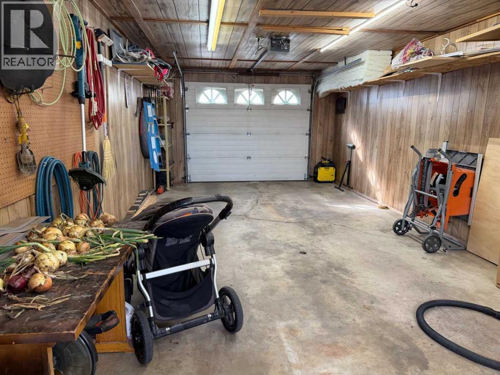 4925 56 Avenue Property Photo 48