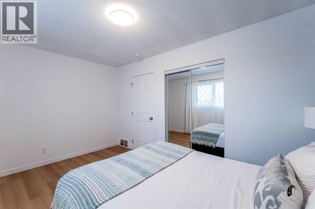 1135 Penrith Crescent Se Property Photo 7