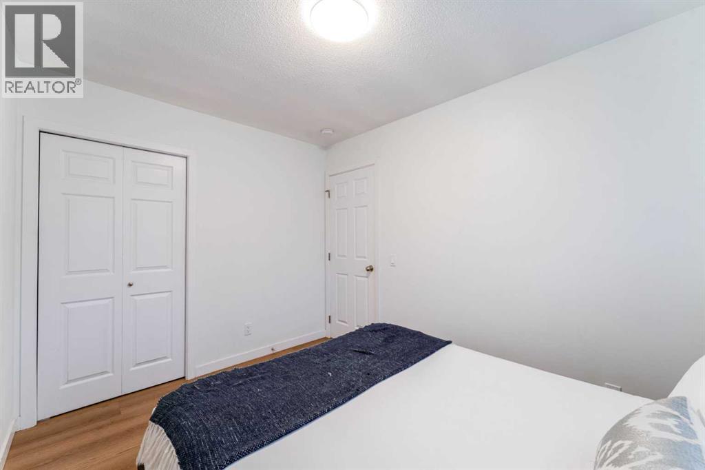 1135 Penrith Crescent Se Property Photo 9
