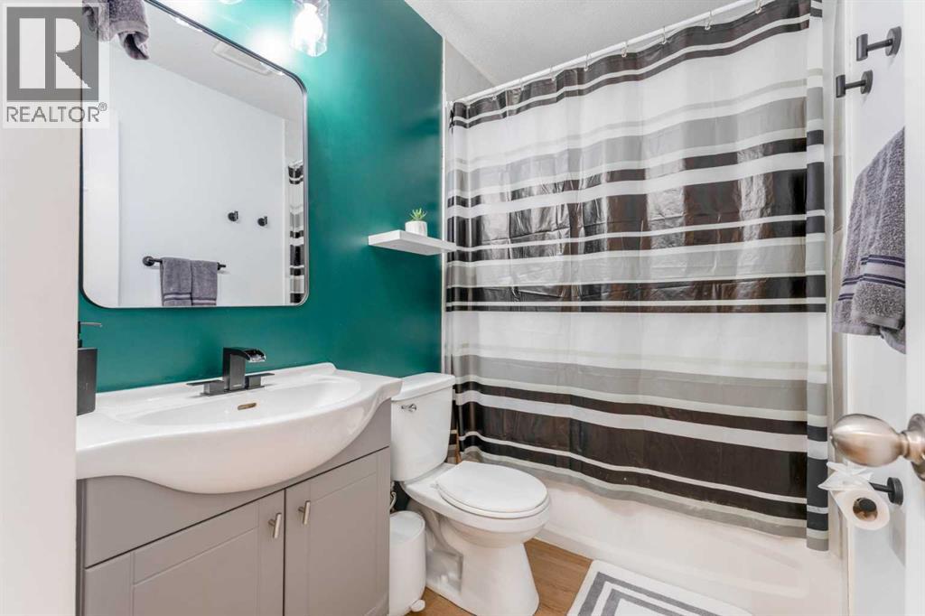 1135 Penrith Crescent Se Property Photo 10
