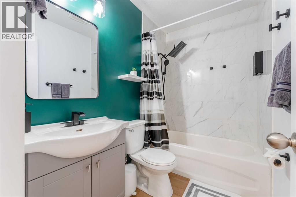 1135 Penrith Crescent Se Property Photo 11
