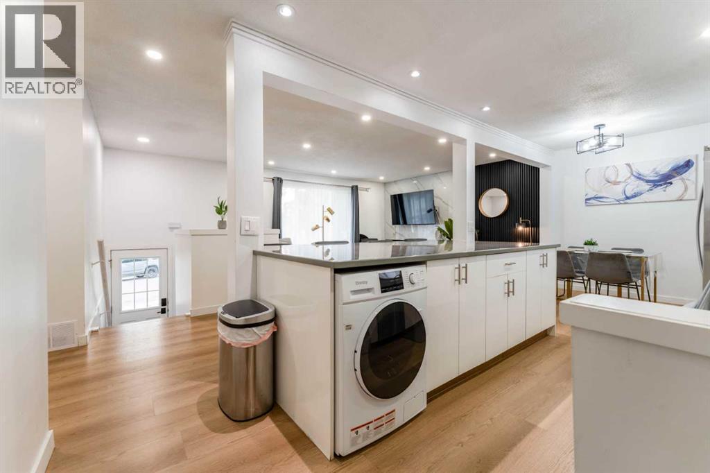 1135 Penrith Crescent Se Property Photo 13
