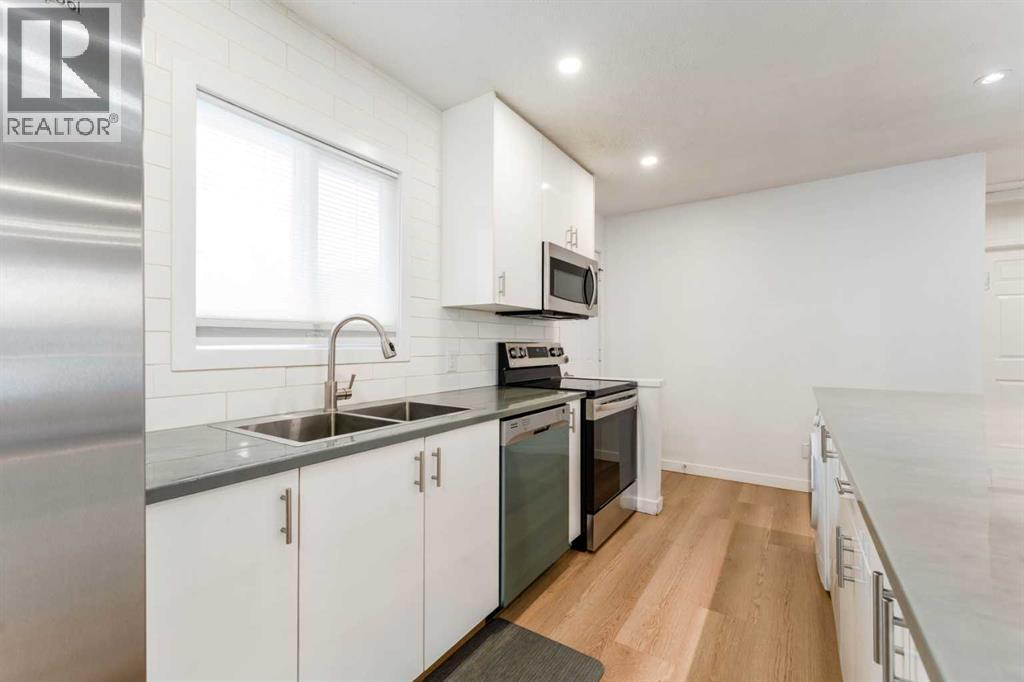 1135 Penrith Crescent Se Property Photo 14