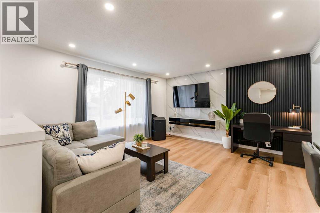 1135 Penrith Crescent Se Property Photo 18