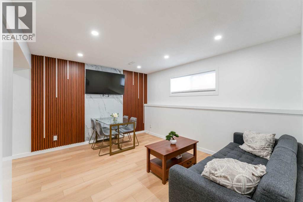 1135 Penrith Crescent Se Property Photo 25