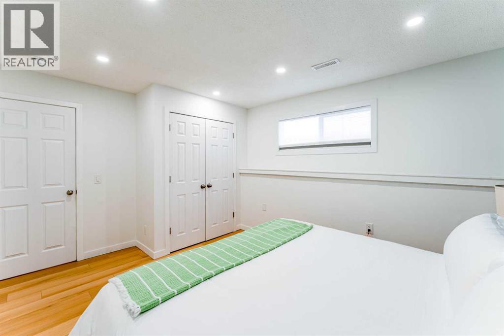 1135 Penrith Crescent Se Property Photo 34