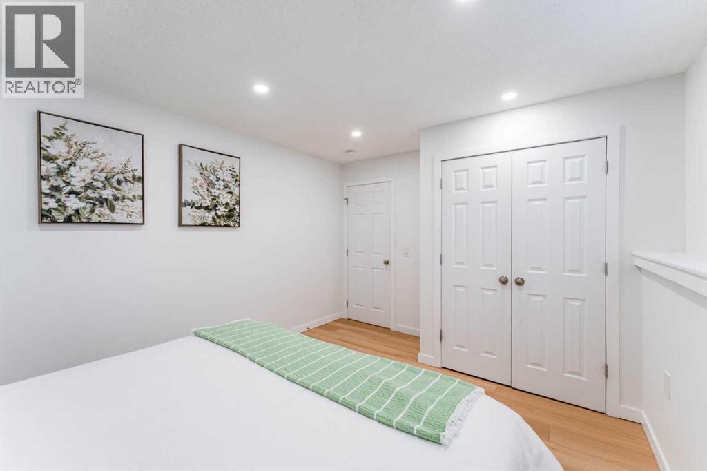 1135 Penrith Crescent Se Property Photo 35