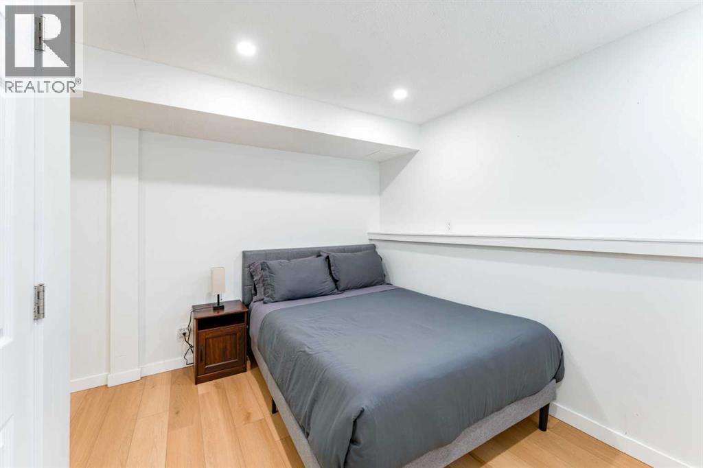 1135 Penrith Crescent Se Property Photo 38